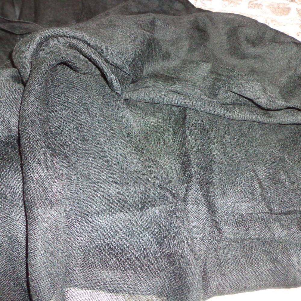 NWOT Calvin Klein Shawl Scarf Wrap Black Fringe - Picture 10 of 10